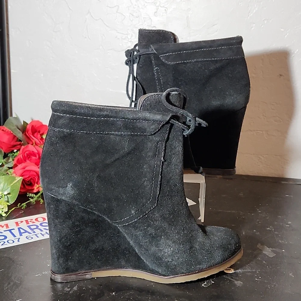 TILA MARCH PARIS Size 39 Black Suede Wedge Heel